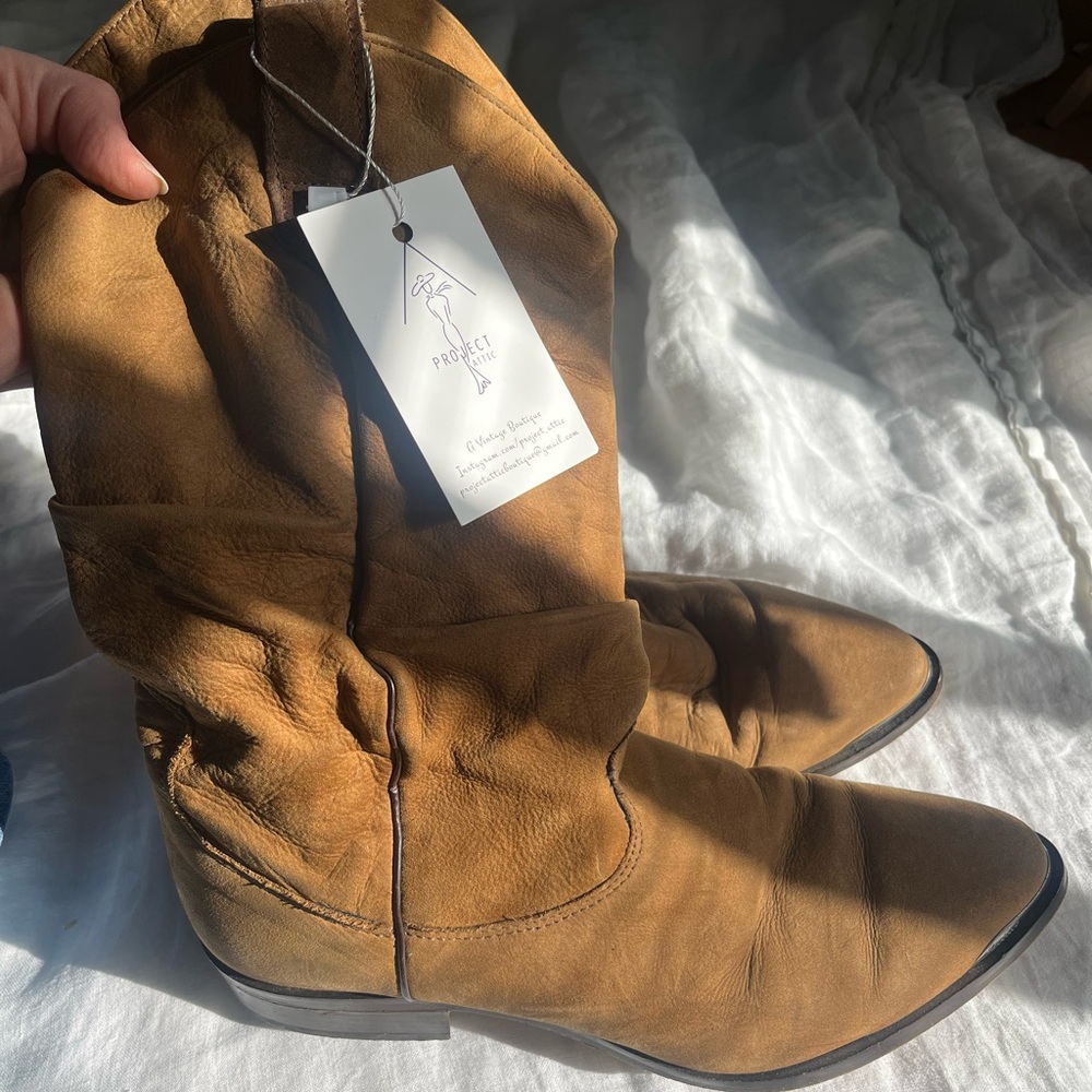 Vintage zodiac tan suede cowboy boots